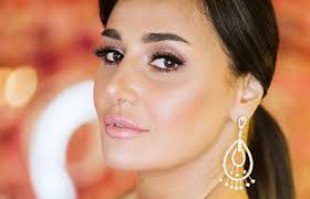 الحجاب مش الأساس بدليل أنه مذكور في سورة (النور) في منتصف القرآن. Ø­Ù„Ø§ Ø´ÙŠØ­Ø© ØªØ­ÙƒÙŠ Ù‚ØµØªÙ‡Ø§ Ù…Ù† Ø§Ù„Ù†Ù‚Ø§Ø¨ Ù„Ù„Ø¹ÙˆØ¯Ø© Ø¥Ù„Ù‰ Ø§Ù„ÙÙ† Ø£Ù†Ø§ Ù…Ø´ Ø´ÙŠØ® ÙˆØ§Ù„Ø­Ø¬Ø§Ø¨ Ù„ÙŠØ³ Ø£Ø³Ø§Ø³ Ø§Ù„Ø¯ÙŠÙ† Ù†Ø¬ÙˆÙ… Ø¥Ù Ø¥Ù…