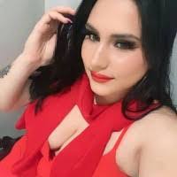 Amanda Deeb's Instagram, Twitter & Facebook