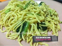 Siram mie dengan air panas dan aduk rata hingga membuatnya cukup empuk. Resepi Mee Goreng Kampung Ala Western Blog Sihatimerahjambu