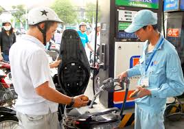 Kết quả hình ảnh cho đổ xăng xe máy