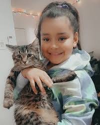 Darlene Villegas's Instagram, Twitter & Facebook