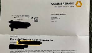Commerzbank ag — commẹrzbank ag, großbank, gegründet 1870 als commerz und disconto bank in hamburg, nach übernahme der berliner bank (1905) und der mitteldeutschen privat bank. Auch Fur Bestandskunden Commerzbank Schafft Gratis Konten Ab Iphone Ticker De