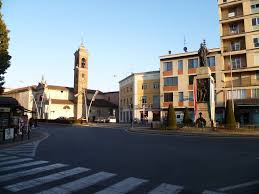 Choose the best travel fare bergamo treviglio. Treviglio Bergamo Piazza Insurrezione Con Monumento Ai Caduti Mapio Net