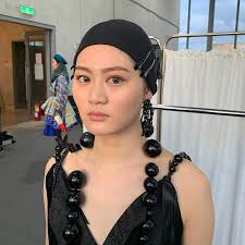 實際體驗伸展台後台的緊湊度考驗的是臨場與環境適應能力兩天的實習除了對這產業有基本的認識更是深深敬佩台上的模特兒