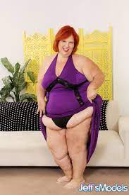 Wild bbw beauties are on heat and need tough male rods to tame their hungry lust. Redhead Milf Sweet Cheeks Naked Woman Photos Fat Ass