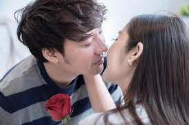 初デートでのキスを受け入れるのはあり？キスしてくる男性心理＆対処法