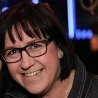 Ursula Simons's Instagram, Twitter & Facebook