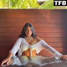 Sienna Mae Gomez Topless & Sexy Collection (17 Photos) | #TheFappening