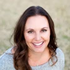 Kelley Saunders's Instagram, Twitter & Facebook