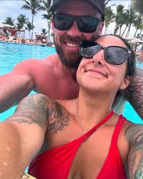 Meet the owners of Infinite Gym inc! Chris and I are happy to share with  you our passion for training and bodybuilding through our new gym facility.  We are very excited to