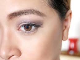 apply natural makeup for brown eyes
