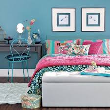 Teen desks with adjustable height provide convenience and comfort but the size of the desk is another important feature and there are many small teen bedroom ideas which will help you to arrange the perfect teen bedroom. 1001 Ideas For Cozy Teenage Girl Bedroom Ideas For Small Rooms