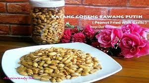 Masakan menjadi lebih gurih dan sedap dengan tambhaan bawang putih ini. Kacang Goreng Bawang Putih Menu Aidilfitri Kuih Raya Yang Klasik Dan Sedap Resepi Chef Alexiswandy Youtube