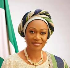 First Lady, Senator Oluremi Tinubu gives out N50m to 1,000 petty traders in  Kebbi