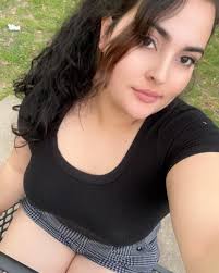 Hola quiero conocerte. Deja mi corazón ❤️ y te escribiré una carta..