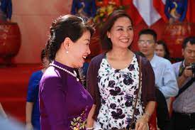 Chuyện của nhà thơ nguyễn thành phong. Cáº­n Cáº£nh Phu Nhan Thá»§ TÆ°á»›ng Dá»± Lá»… Há»™i Vang Asean Bao NgÆ°á»i Lao Ä'á»™ng