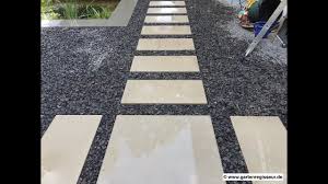 Optisch sind trittplatten weitaus weniger dominant als gepflasterte wege eine eigenschaft den gerade liebhaber naturnah gestalteter gärten zu schätzen wissen. Gartenprojekt Trittplatten Youtube