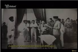 Demikian ulasan tentang contoh soal sejarah kelas 11 (xi) , semoga artikel ini dapat berguna dan bermanfaat sseian dan terima kasih. Peristiwa Peristiwa Berkaitan Dengan Lahirnya Pramuka