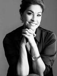 Veronica Saiz's Instagram, Twitter & Facebook