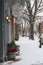 Enjoy The Christmas Traditions In St Charles Christmas Town St Charles Missouri Weekend Family Getaways