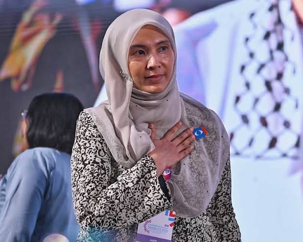 Nurul Izzah, eldest daughter of Malaysia's PM Anwar, takes leave from PKR deputy president post to pursue further studies; Saifuddin Nasution to act as deputy