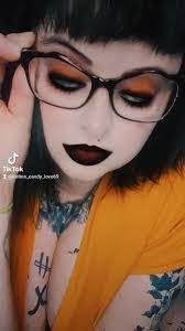 Joni Mcfadden's Instagram, Twitter & Facebook