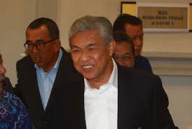 Datuk seri ahmad zahid hamidi pada majlis sama turut memuji kewibawaan dan ketokohan timbalan presiden umno, tan sri. Ahmad Zahid Offered Alternative Charges With Lighter Sentence For Overseas Visa System Case Edgeprop My