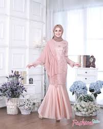 Model baju kebaya muslim kini sudah sangat bervariasi, untuk tampilan yang klasik dan tradisional model kebaya yang modern memang cocok diaplikasikan saat kondangan, baik yang memakai hijab. 99 Baju Kebaya Muslim Modern Buat Tambah Tampil Cantik Dan Anggun Fashionsista Co Model Model Fashion Terbaru 2021