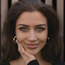 Sarah Kahn (@capture.crib) • Threads, Say more