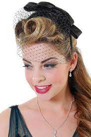 Fringe Roll Hairstyle For 1940s Girl Vintage Hairstyles 1940s Hairstyles Hat Hairstyles