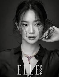 Black And White Celebrities Which Female Korean Entertainment Celebrity Looks Best In Black And White Koogle Tv Bestkoreanfashion Shin Min Ah Beauty Korean Beauty