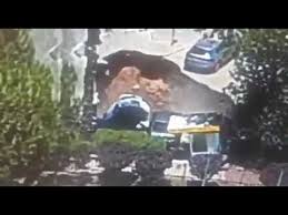 שמונה צוותי כבאות והצלה פועלים בזירת קריסת חניון בכניסה לבית החולים בבירה • מתבצעות פעולות סריקה לאיתור לכודים ונפגעים • קיים חשש לקריסת חלקים נוספים בחניון • החניון החיצוני שקרס במתחם שערי צדק. Vyypaszy2wvo0m