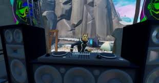 Everyone to the dance floor! Fortnite Dj Booth At A Dance Club Location Gamewith