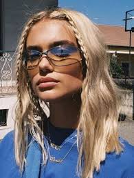 If you want to go back to the 90s or are just looking for a new way to. 90s Hairstyles That Are Cool And Trending Again Hair Styles Hairstyle Long Hair Styles