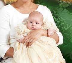 O nome do bebê foi divulgado horas depois: Meghan Markle E Principe Harry Batizam Filho Archie Na Inglaterra Bebes Reais Principe Harry Meghan Markle