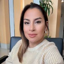 La Magistrada Mayra Aguilera es la amante de Mario Pérez y recibe jugosos  pagos por hacerle los proyectos de ley, trafica influencias en los  diferentes juzgados para ayudarle a sus amigos políticos;