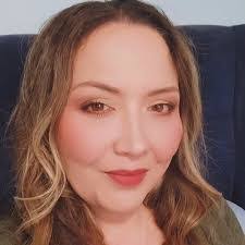 Robyn Rutkowski's Instagram, Twitter & Facebook