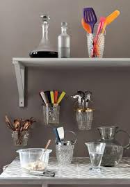 Des Rangements Muraux Originaux Rangement Mural Carrelage Mural Credence Cuisine A Coller