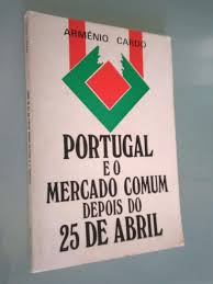 A revolução, com o fim da ditadura e a descolonização, provocou um afluxo de centenas de milhares de portugueses ao país, muitos vindos das colónias. Portugal E O Mercado Comum Depois Do 25 De Abril Armenio Cardo Esconderijo Dos Livros Alfarrabista