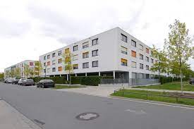 Zusätzlich hat das kirchliche wohnungsunternehmen aus bamberg sechs doppelhaushälften errichtet, die nach einem einheimischenmodell verkauft wurden. Mietwohnung Joseph Stiftung