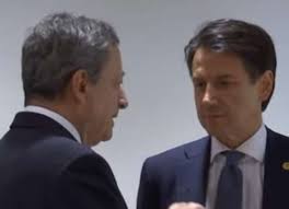 Dalle finestre del palazzo si sono affacciati alcuni dipendenti che gli hanno riservato un lungo applauso, al quale conte ha risposto con un caloroso saluto. Fantapolitica L Ipotesi Di Conte Che Lascia Palazzo Chigi E Al Suo Posto Arrivano Draghi O Colao