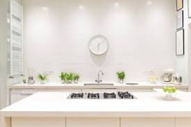 Methodes Pour Poser Une Credence En Verre Reussir Sa Renovation