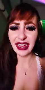 Annika Rush's Instagram, Twitter & Facebook