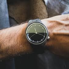 Castor Siyah Kadranli Ahsap Kol Saati Limitli Miktarda Stoklarimizda Accessories Fashion Omega