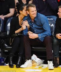 Don T Distract The Players Olivia Munn Makes Out With Boyfriend Joel Kinnaman As They Sit Courtside At Lakers Game Joel Kinnaman Olivia Munn Joel Kinneman