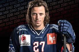 Roman wick (30 aralık 1985 doğumlu) bir i̇sviçre şu anda forma giyen profesyonel buz hokeyi oyuncusu zsc aslanları of ulusal lig (nl). Zsc Lions I Like Roman Wick Ein Schauspieler Zur Facebook