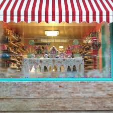 Pin By Jorden Collins On Store Windows Pinterest Gingerbread Christmas Decor Christmas Window Decorations Shop Decoration