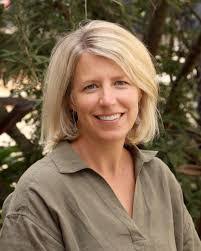 Emma Sumner's Instagram, Twitter & Facebook