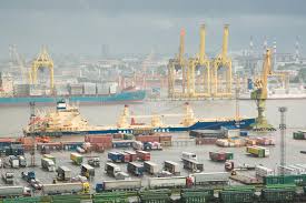 Bilder aus sankt petersburg hafen sankt petersburg als grußkarte es ist noch kein kommentar zum bild hafen sankt petersburg vorhanden. Der Grosse Hafen St Petersburg Vogelperspektive Redaktionelles Stockfotografie Bild Von Boot Export 75788267