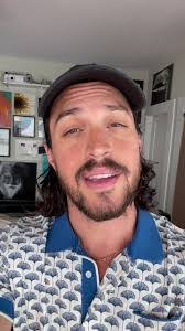 Jason Hickmott's Instagram, Twitter & Facebook